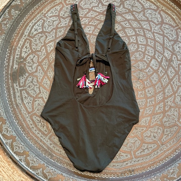 BECCA Quest One-Piece Swimsuit, Olive Green, XS - Picture 5 of 8